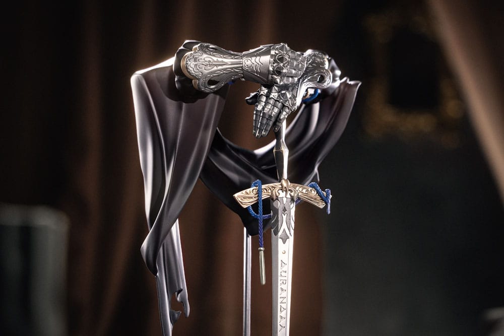 Reverse: 1999 Limepie Series PVC Statue Knight 17 cm