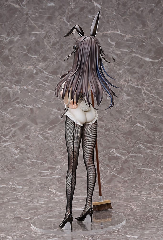 I May Be a Guild Receptionist, But I'll Solo Any Boss to Clock Out on Time PVC Statue 1/4 Alina Clover: Bunny Ver. 44 cm