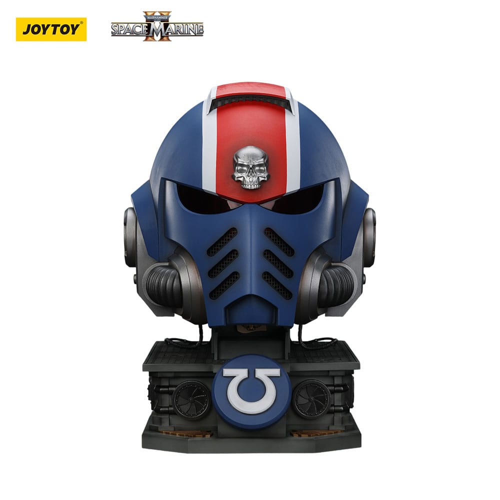 Warhammer 40,000: Space Marine 2 Replica Ultramarines Lieutenant Titus helmet with Display Stand 44 cm