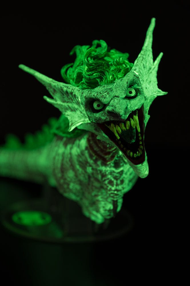 DC Comics - Dark Nights: Metal DC Multiverse Action Figure - The Joker Dragon Glow in the Dark Edition (Gold Label)