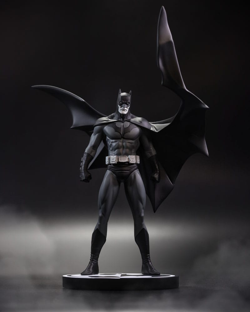 DC Direct Statue Batman Black & White Batman (by Jorge Jimenez) 27 cm
