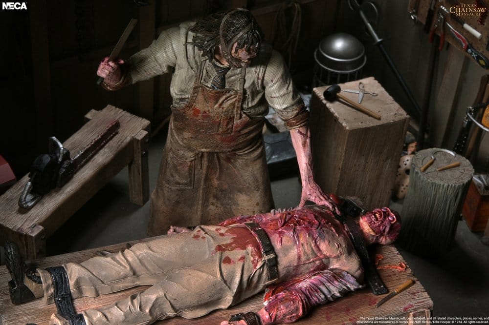 Texas Chainsaw Massacre: The Beginning Diorama Action Figure Leatherface Slaughterhouse Boxed Set 18 cm
