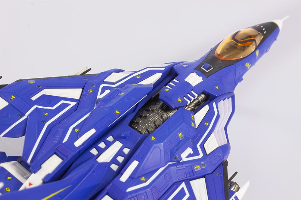 Raiden V Director´s Cut Plastic Model Kit 1/100 FT-00004A Azuma 2P Color Ver. 18 cm