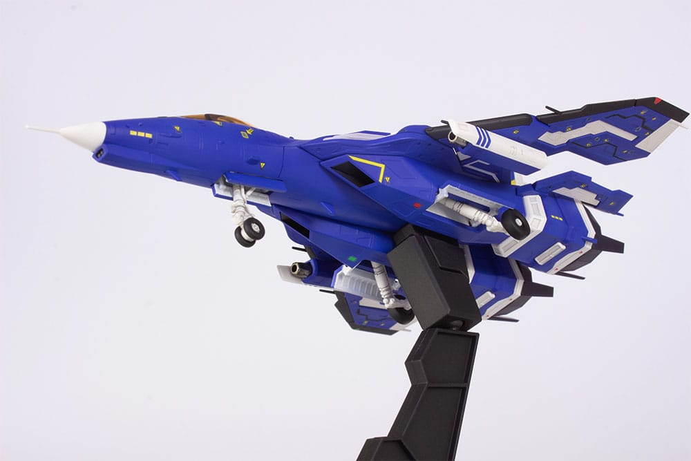 Raiden V Director´s Cut Plastic Model Kit 1/100 FT-00004A Azuma 2P Color Ver. 18 cm