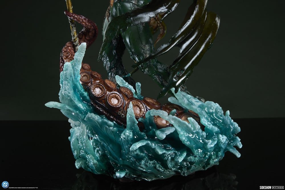 DC Comics Aquaman Premium Format Statue Aquaman: Lord of the Deep 74 cm