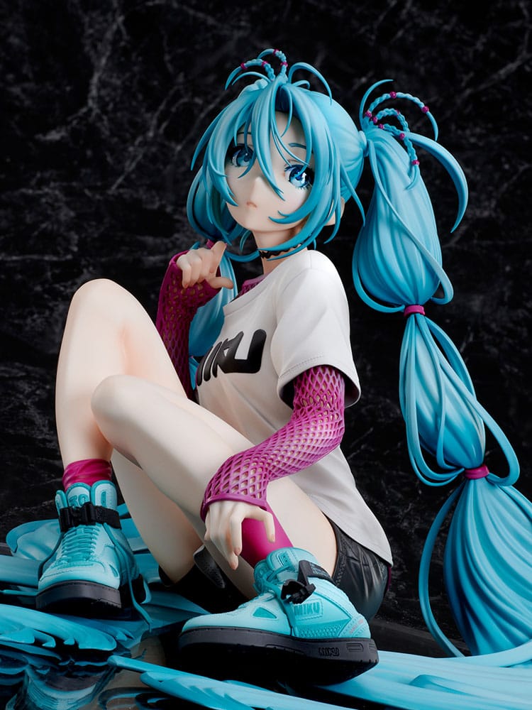 Hatsune Miku (Vocaloid) Yoneyama Mai The Latest Street Style "Cute" Limited Edition