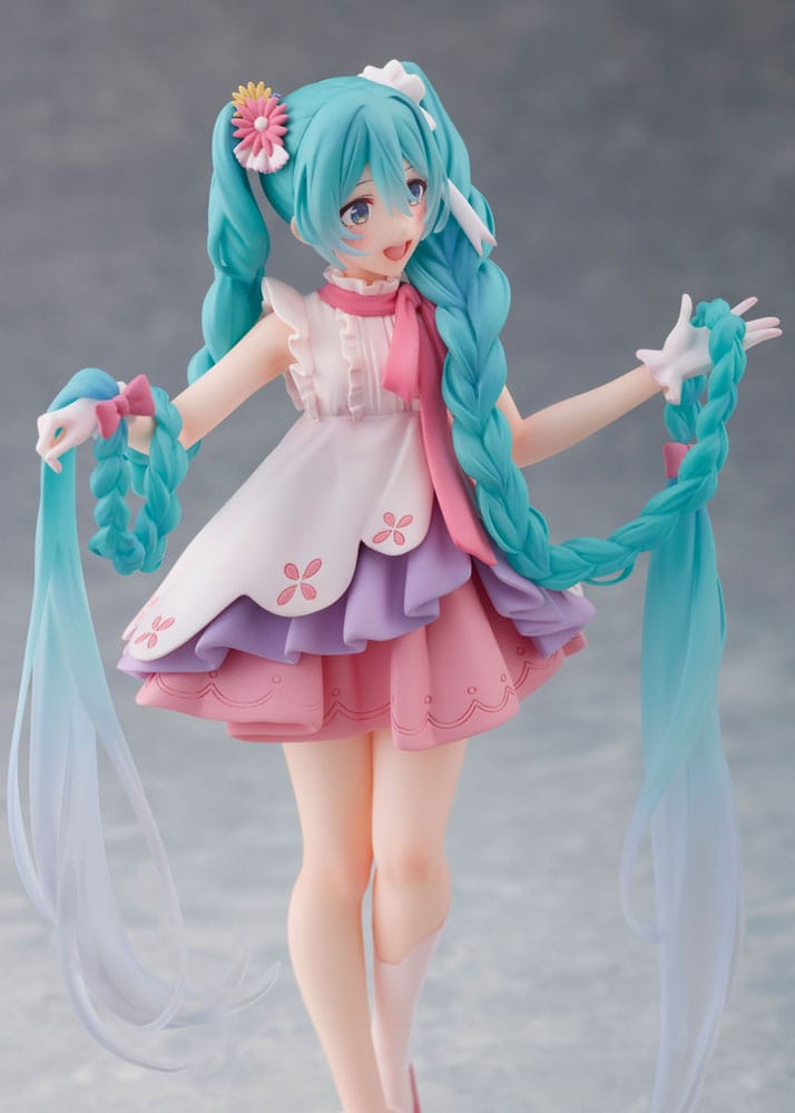Hatsune Miku (Vocaloid) Wonderland Rapunzel Version