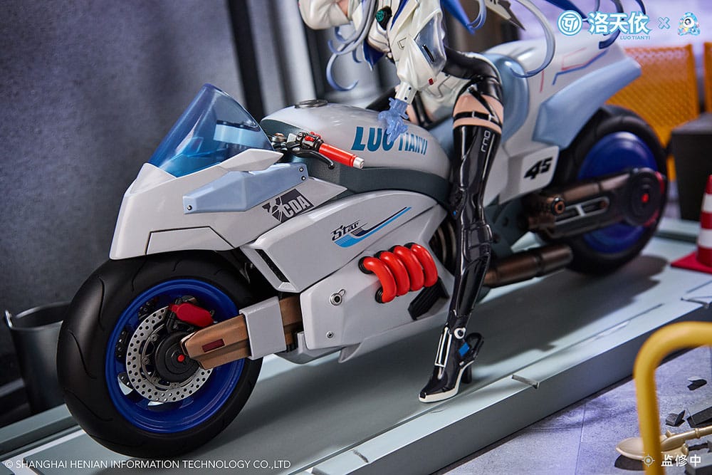 Vsinger PVC Statue 1/7 Vsinger Luo Tianyi Retro-Future Storm Driver Ver. 23 cm