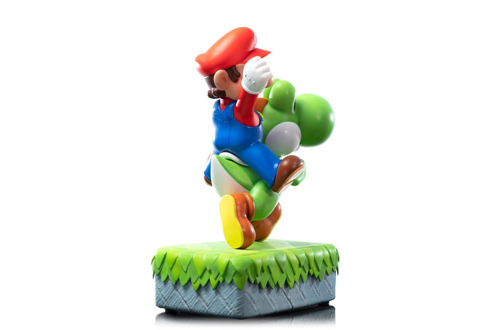 Super Mario Statue Mario & Yoshi 48 cm