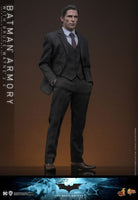 The Dark Knight Movie Masterpiece Action Figures & Diorama 1/6 Batman Armory with Bruce Wayne (2.0) 30 cm