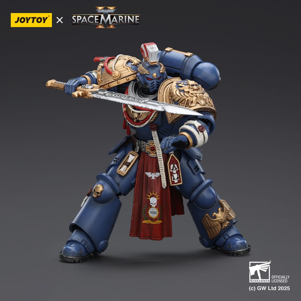 Warhammer 40,000: Space Marine 2 Action Figure Ultramarines Relic Primus Armourwith Plasma Pistol and Combat Blade 13 cm