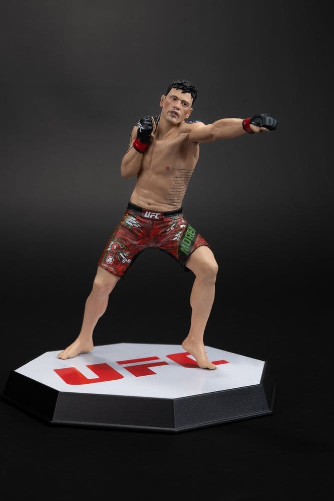UFC Posed PVC Statue Brandon Moreno 16 cm