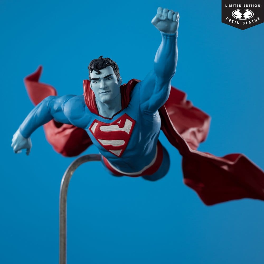 DC Direct Superman Red & Blue Statue 1/10 Superman by Lee Bermejo 26 cm