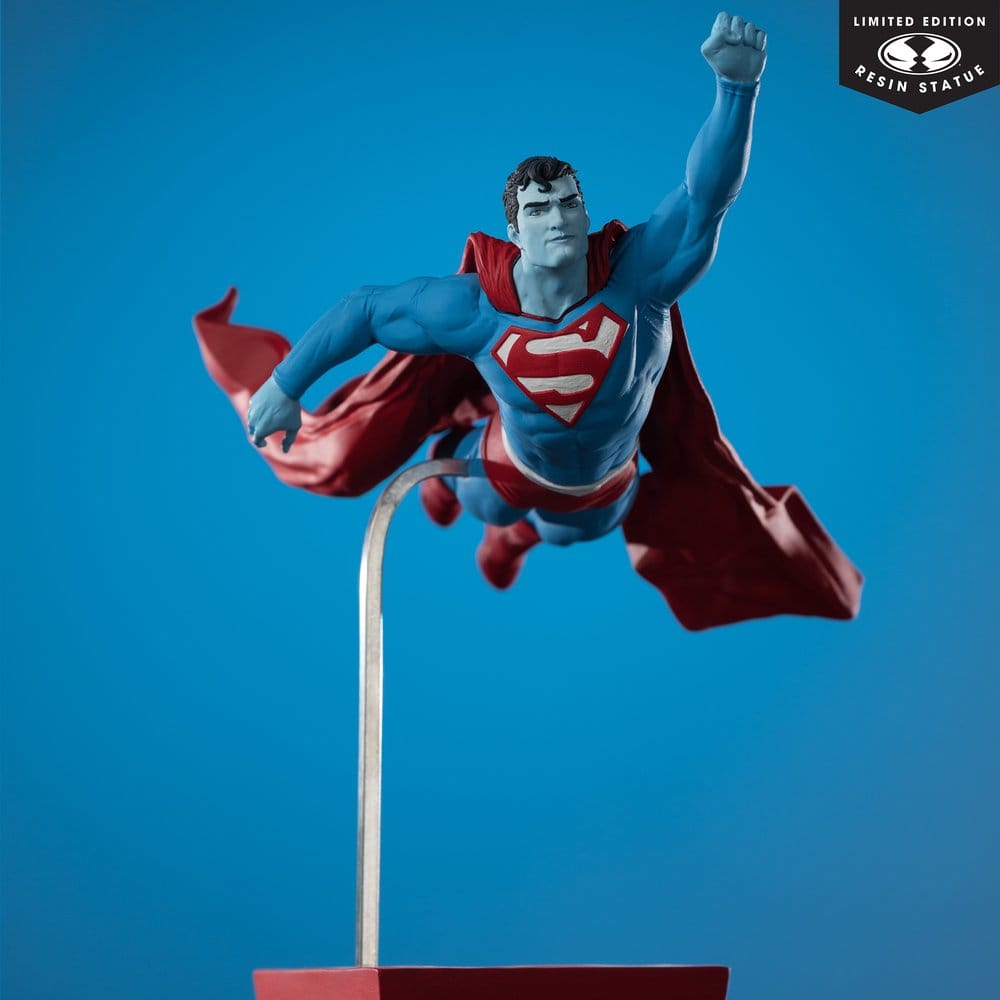 DC Direct Superman Red & Blue Statue 1/10 Superman by Lee Bermejo 26 cm