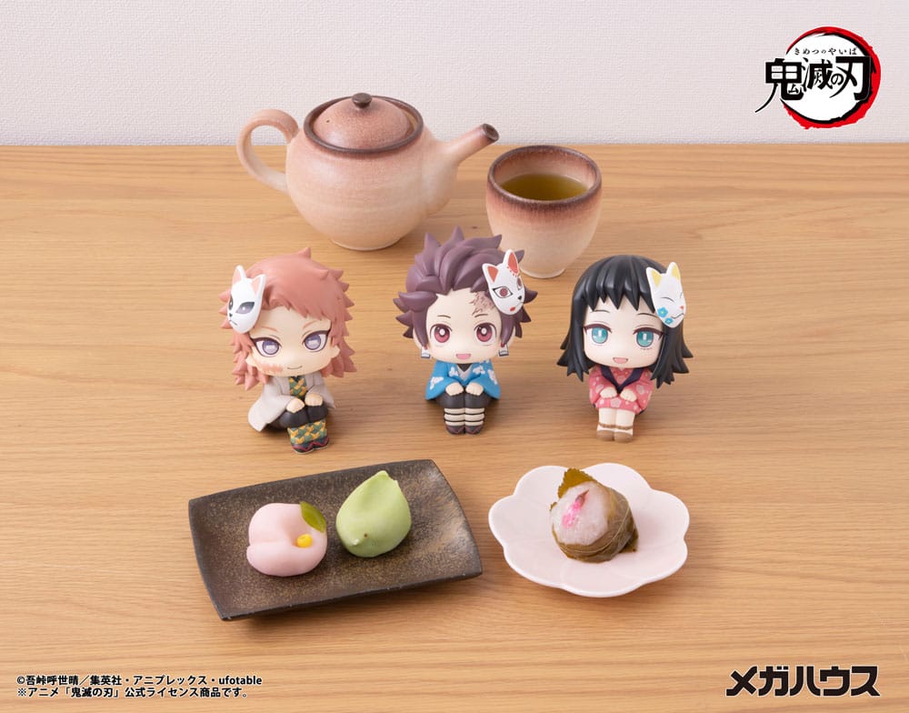 Demon Slayer Kimetsu no Yaiba Look Up PVC Statue Makomo 11 cm