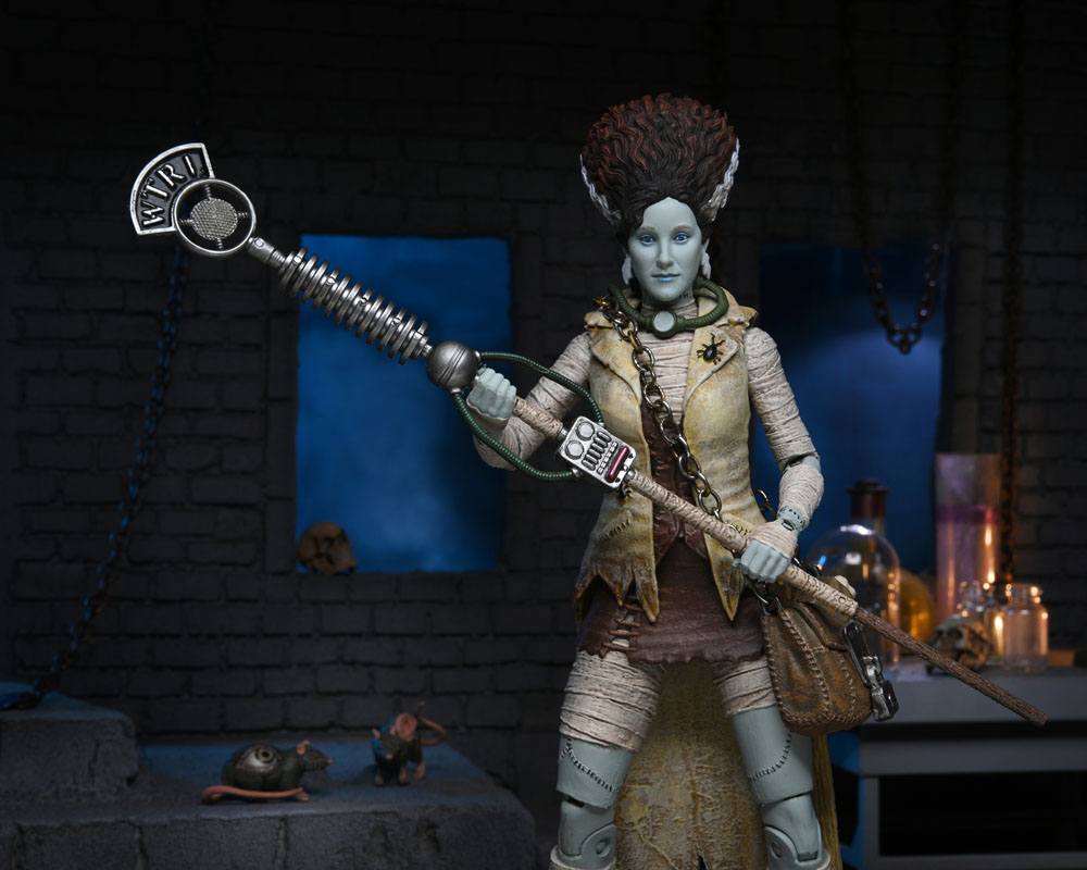 Universal Monsters x Teenage Mutant Ninja Turtles Action Figure April as The Bride 18 cm