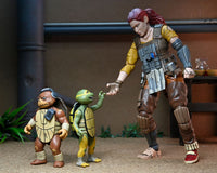 Teenage Mutant Ninja Turtles (The Last Ronin The Lost Years) Action Figure Grammy April with Baby Yi & Moja 18 cm