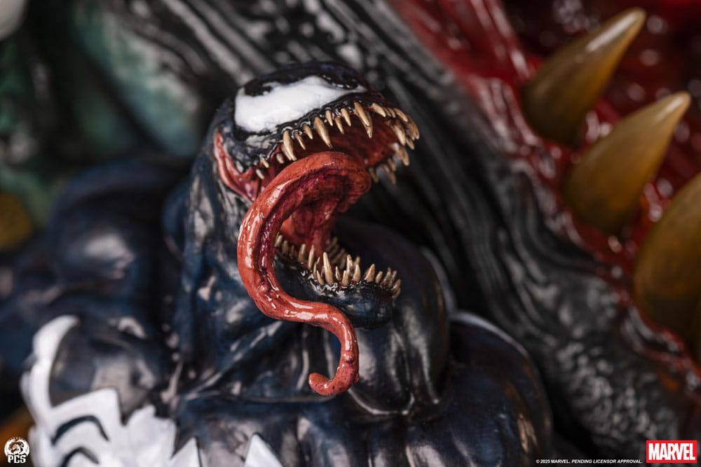 Marvel Life-Size Bust Venom 56 cm