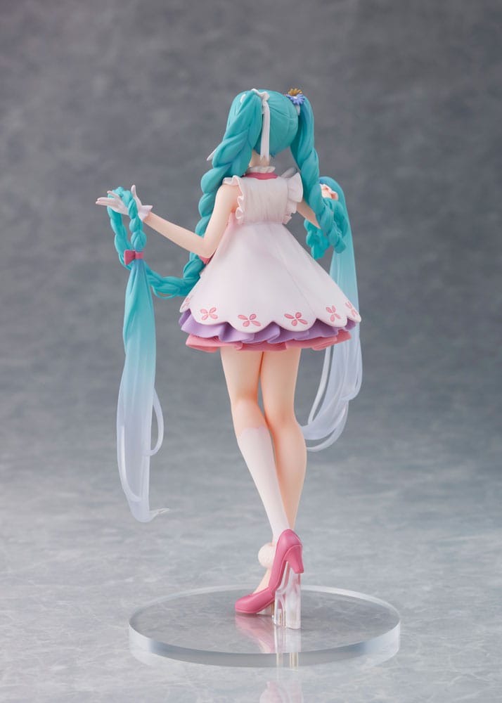 Hatsune Miku (Vocaloid) Wonderland Rapunzel Version
