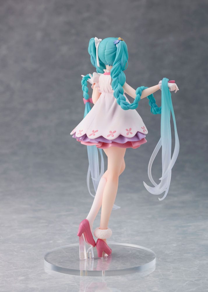 Hatsune Miku (Vocaloid) Wonderland Rapunzel Version