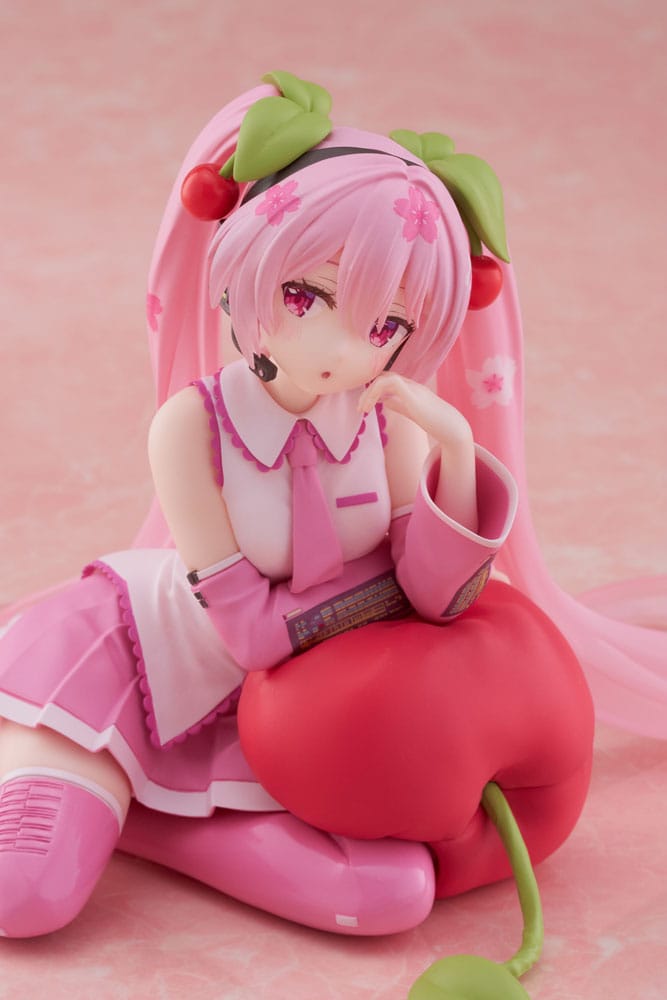 Hatsune Miku (Vocaloid) Desktop Cute Figure, Sakura Miku Cherry Cushion Version