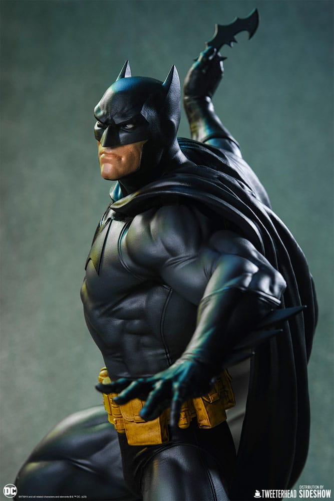 DC Comics - Maquette 1/6 - Batman (Black and Gray Edition)