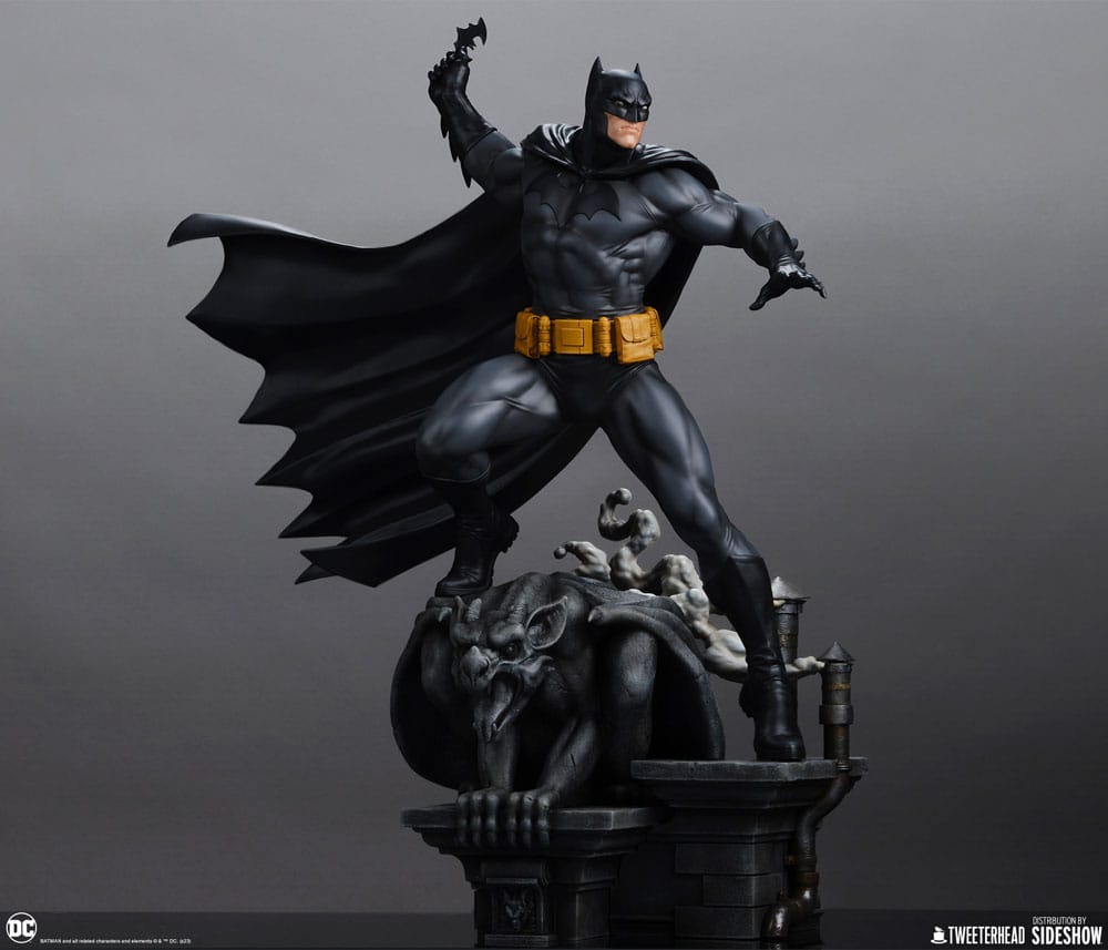 DC Comics - Maquette 1/6 - Batman (Black and Gray Edition)