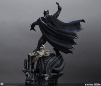 DC Comics - Maquette 1/6 - Batman (Black and Gray Edition)