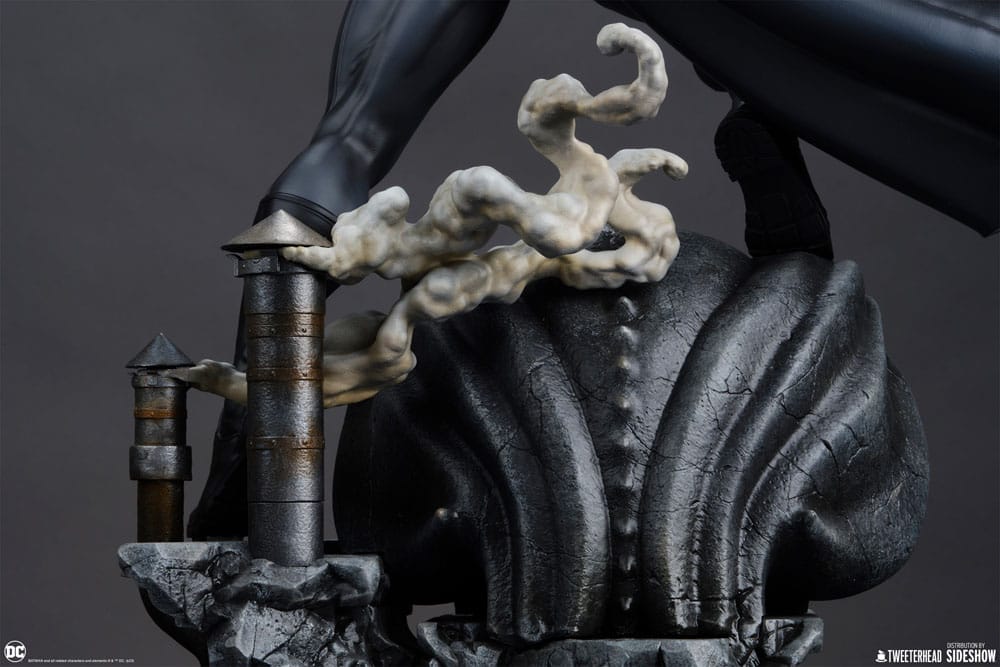 DC Comics - Maquette 1/6 - Batman (Black and Gray Edition)