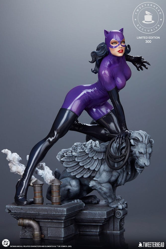 DC Comics Maquette 1/6 Catwoman (Purple Edition) 35 cm
